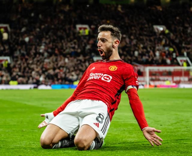 乐鱼体育-B费离开曼联去拜仁？罗克离开巴萨去波尔图？