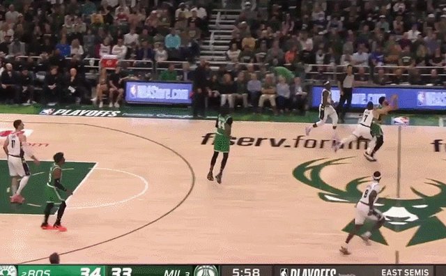 1652101215749007605.gif 1.gif