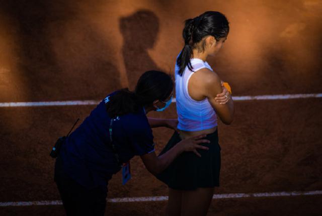 乐鱼电竞-美网冠军焦点战失望收场 拉杜卡努要步安德后尘？