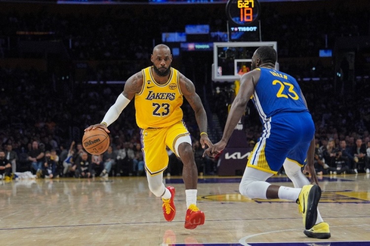 乐鱼体育-周六竞彩篮球强档：湖人内忧外患 勇士全民皆兵